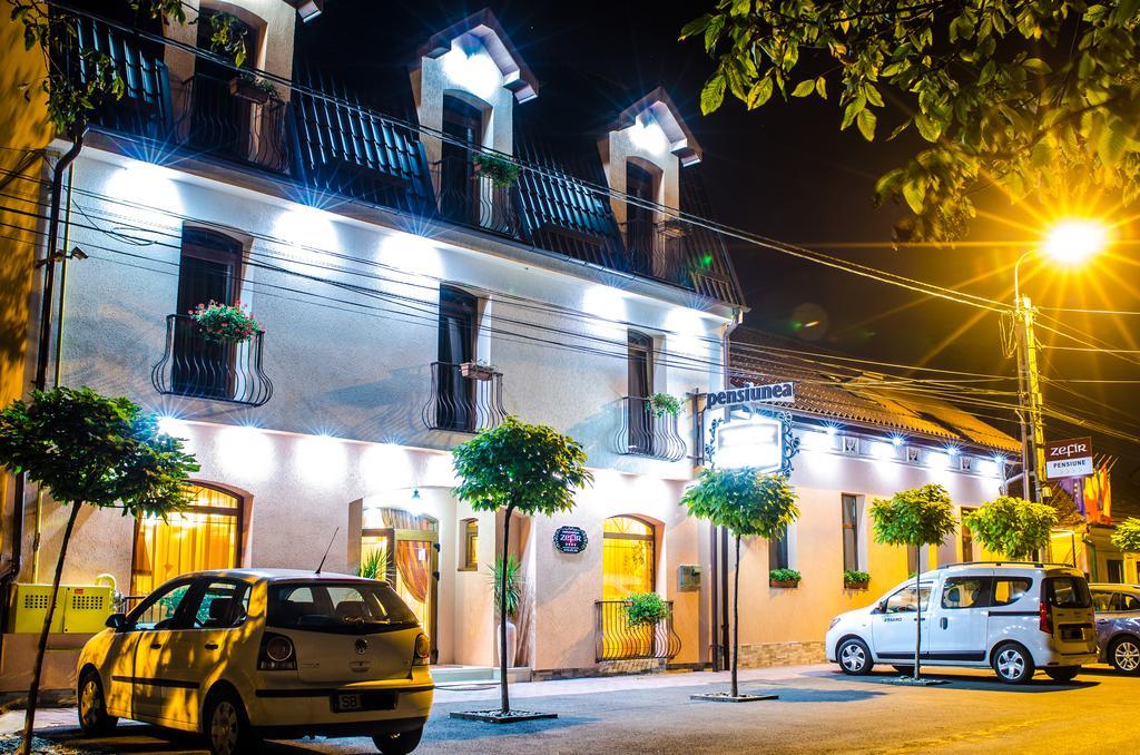 Hotel-Pensiunea Zefir Тимишоара Экстерьер фото