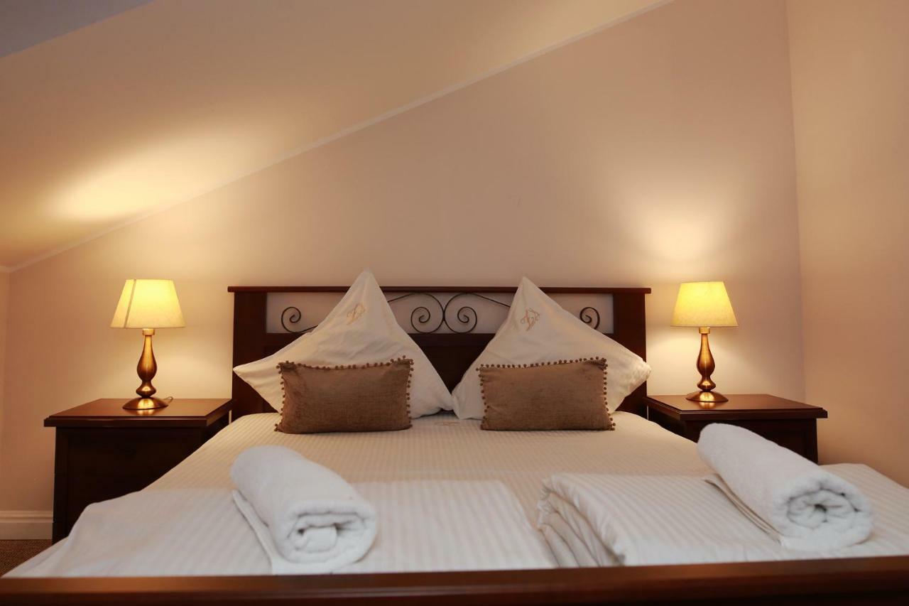 Hotel-Pensiunea Zefir Тимишоара Экстерьер фото