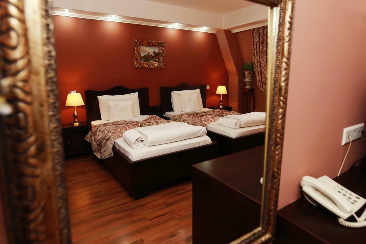 Hotel-Pensiunea Zefir Тимишоара Экстерьер фото