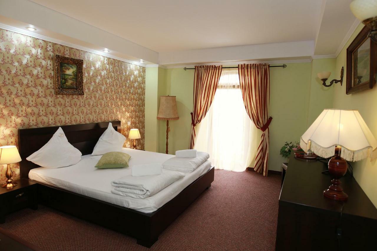 Hotel-Pensiunea Zefir Тимишоара Экстерьер фото
